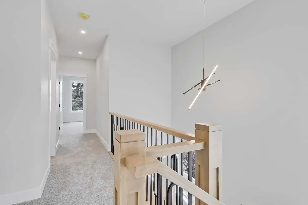 2023 26 Avenue SW Calgary AB T2T 1E5