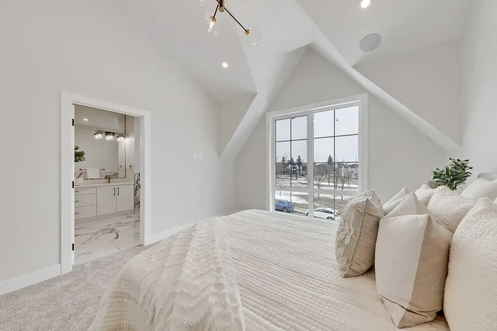 2023 26 Avenue SW Calgary AB T2T 1E5