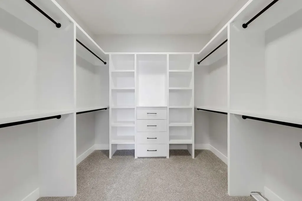 2023 26 Avenue SW Calgary AB T2T 1E5