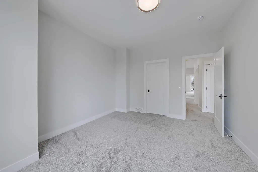 2023 26 Avenue SW Calgary AB T2T 1E5