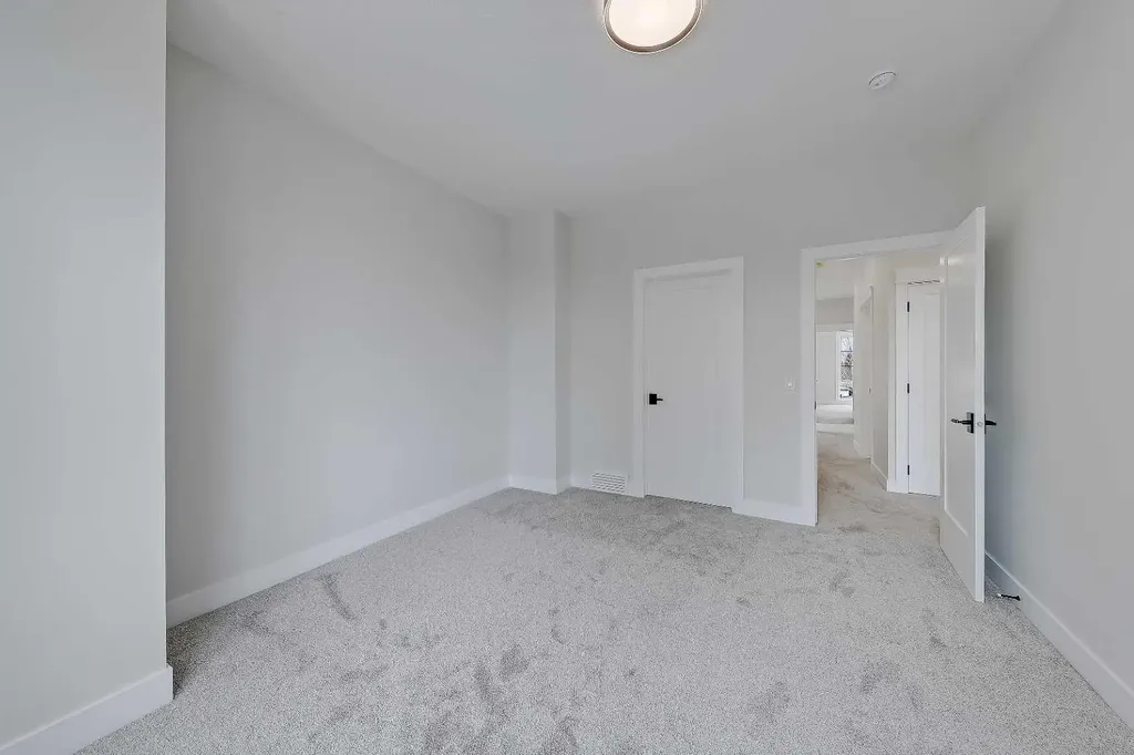 2023 26 Avenue SW Calgary AB T2T 1E5
