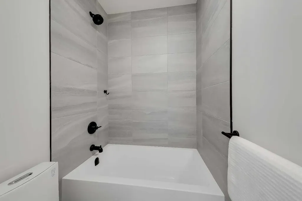 2023 26 Avenue SW Calgary AB T2T 1E5