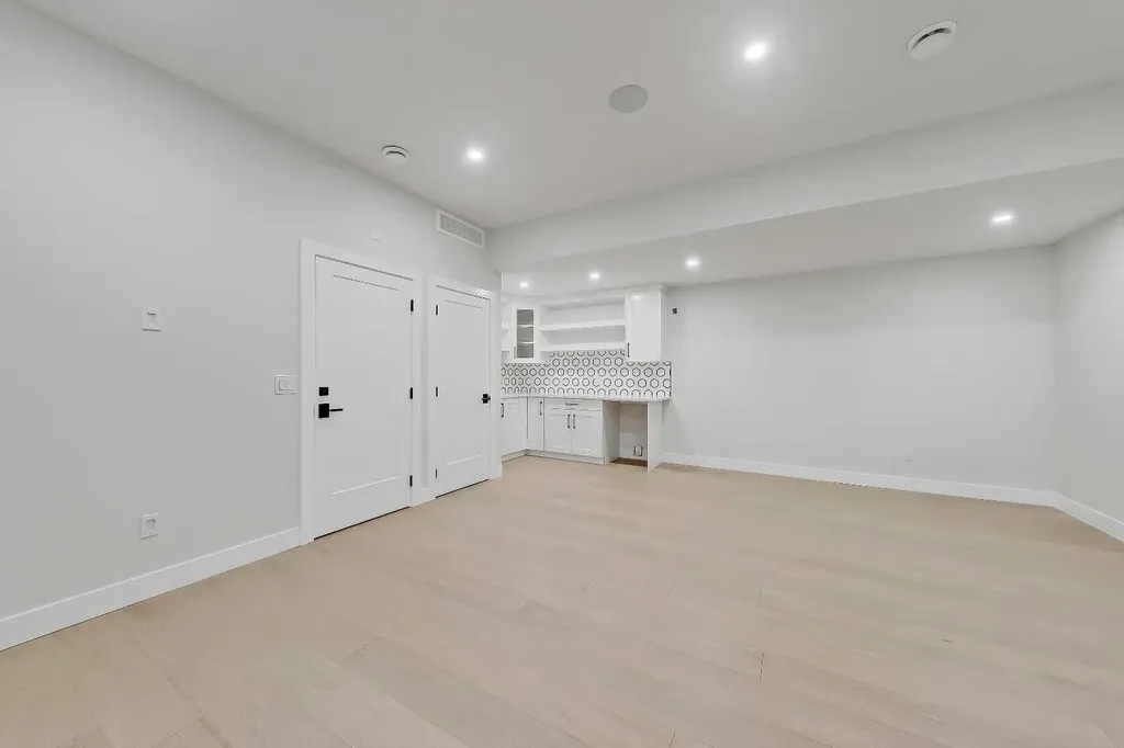 2023 26 Avenue SW Calgary AB T2T 1E5