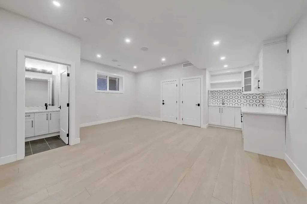 2023 26 Avenue SW Calgary AB T2T 1E5