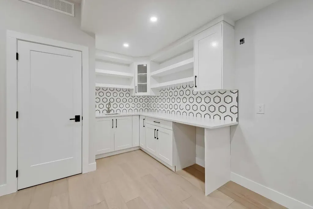 2023 26 Avenue SW Calgary AB T2T 1E5