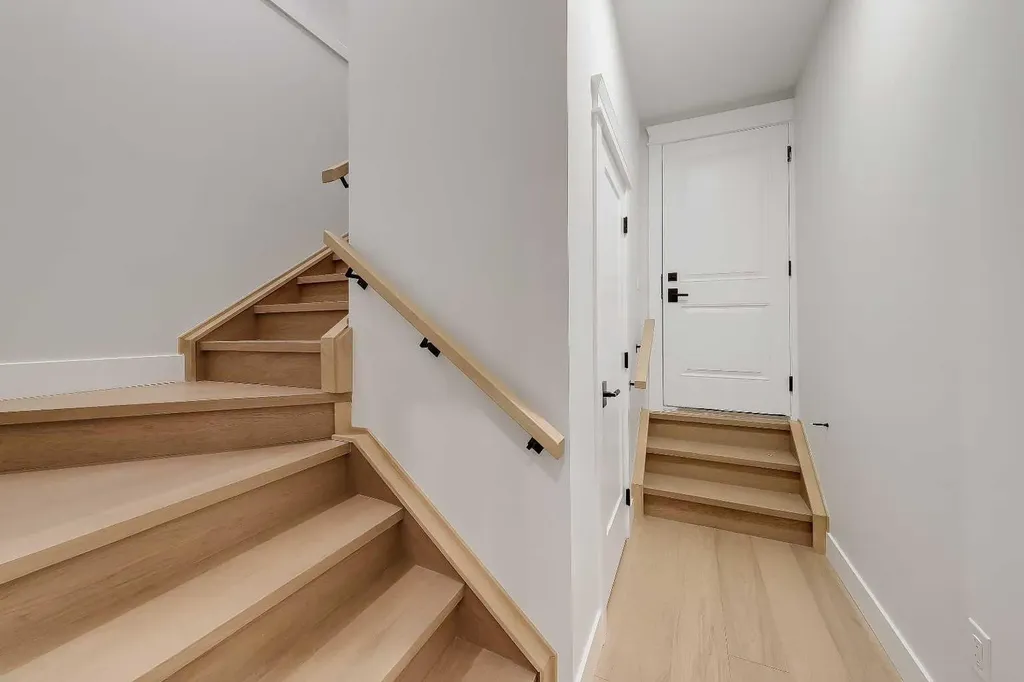 2023 26 Avenue SW Calgary AB T2T 1E5