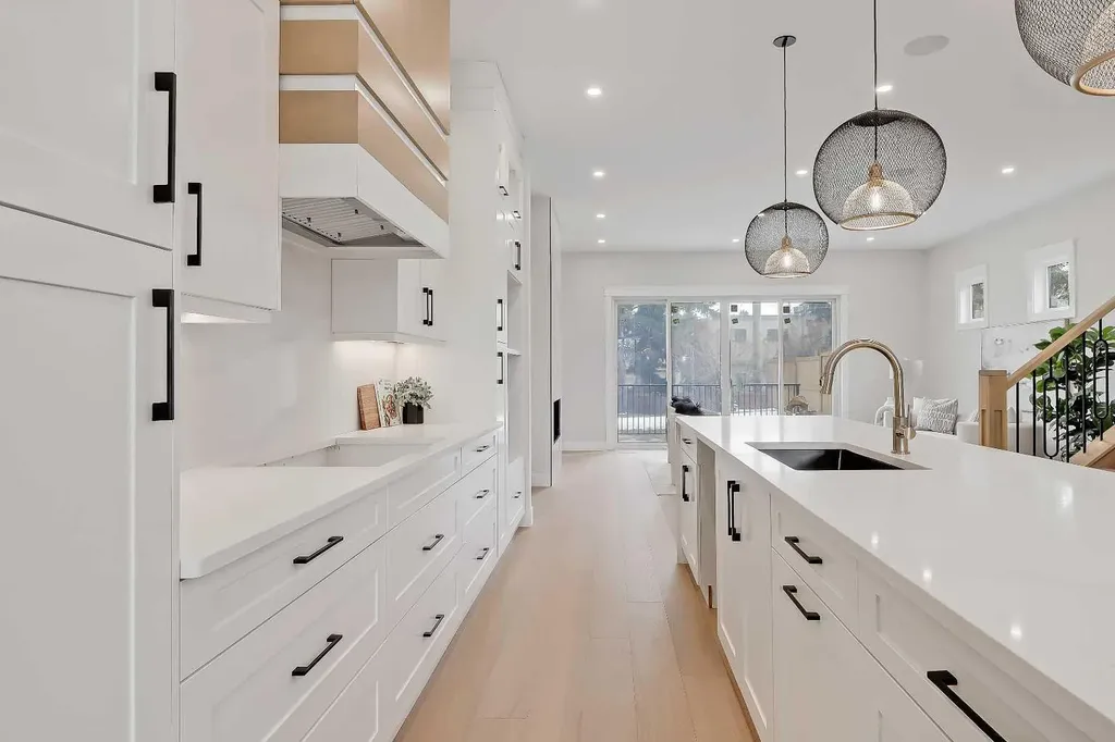 2023 26 Avenue SW Calgary AB T2T 1E5