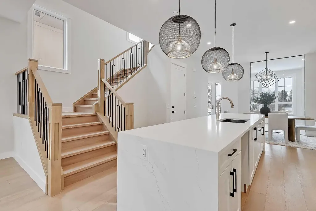 2023 26 Avenue SW Calgary AB T2T 1E5
