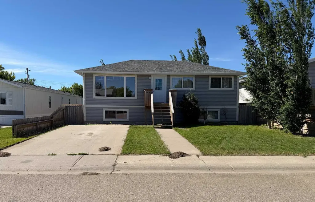127 2 Avenue N Vauxhall AB T0K 2K0