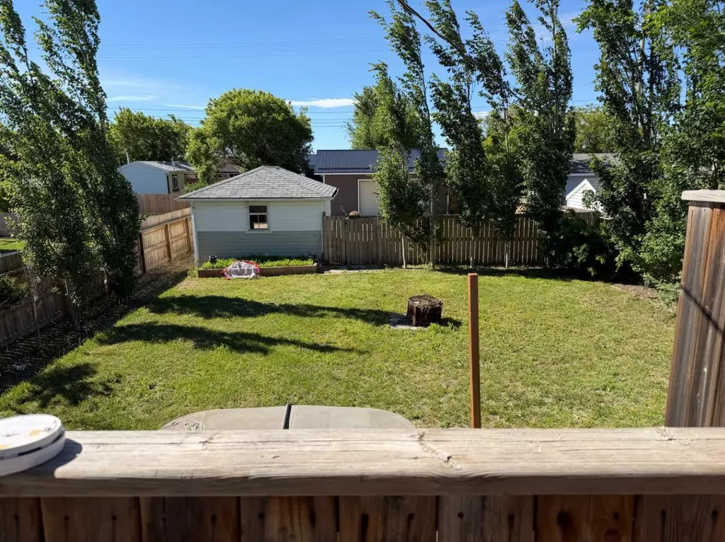 127 2 Avenue N Vauxhall AB T0K 2K0