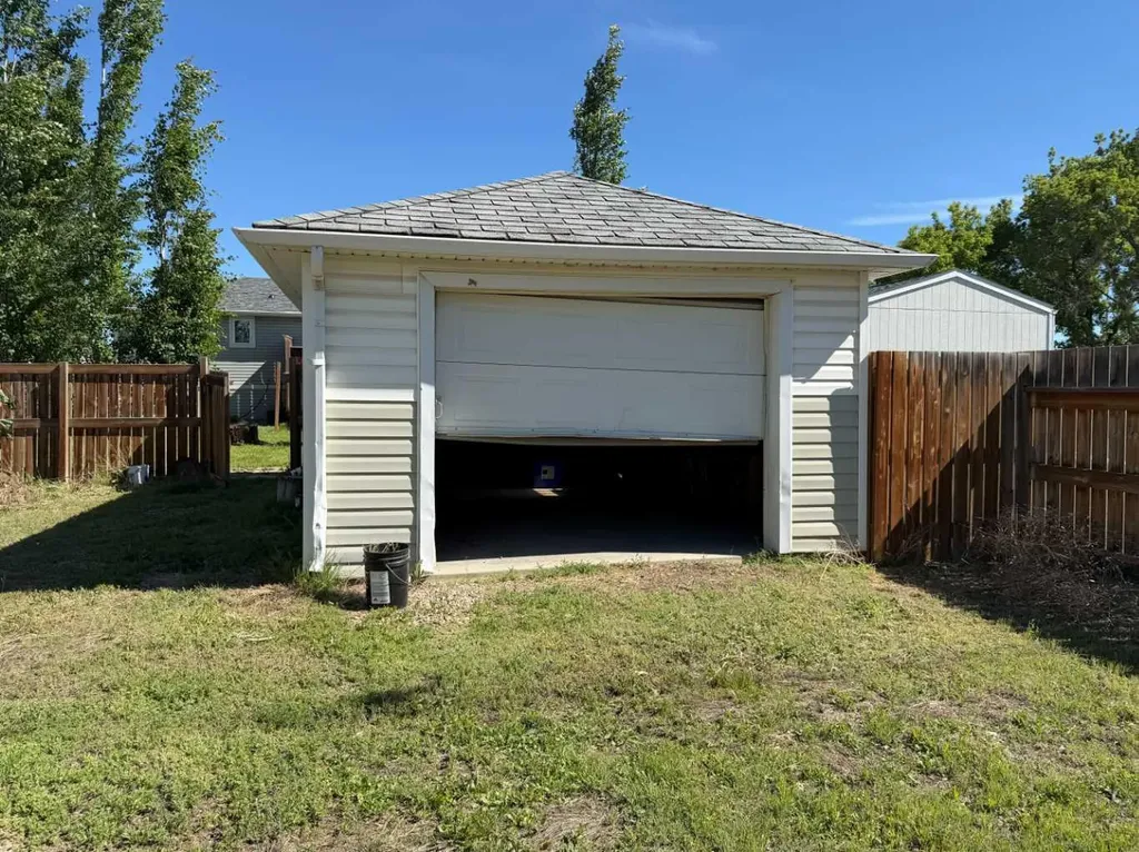 127 2 Avenue N Vauxhall AB T0K 2K0