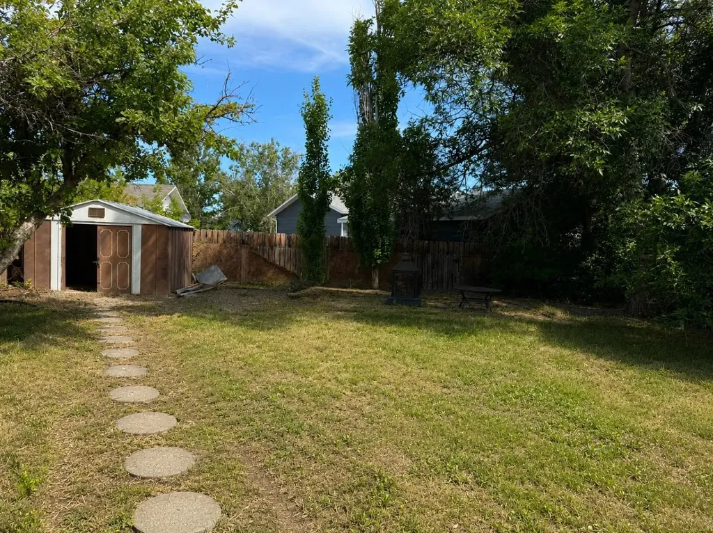 185 Pensacola Court W Lethbridge AB T1K 4R7