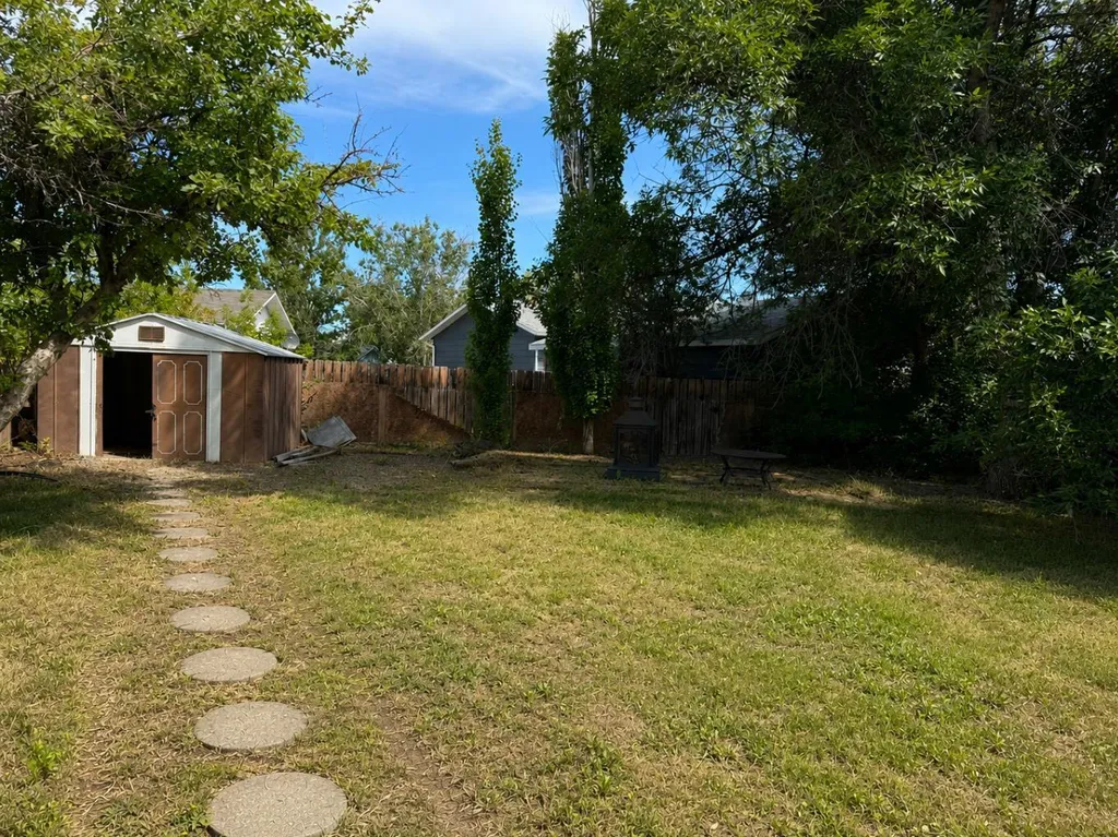 185 Pensacola Court W Lethbridge AB T1K 4R7