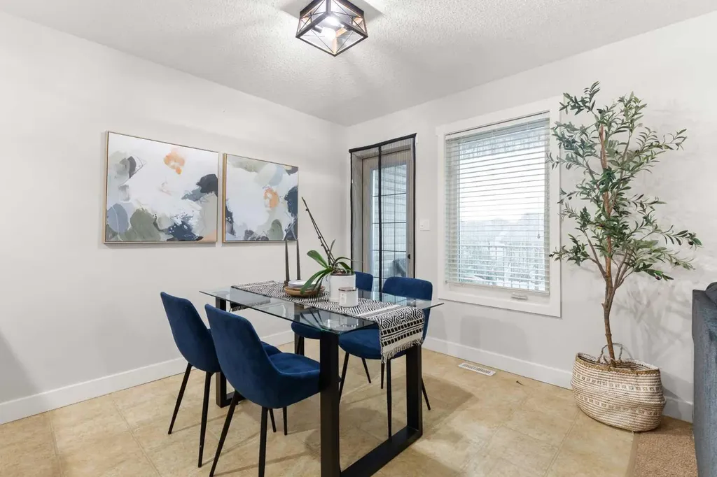 4 Sunwood Place SW Medicine Hat AB T1B4Y5