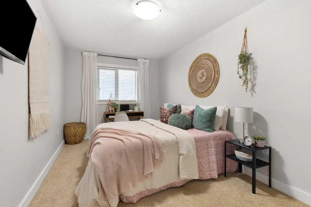 4 Sunwood Place SW Medicine Hat AB T1B4Y5