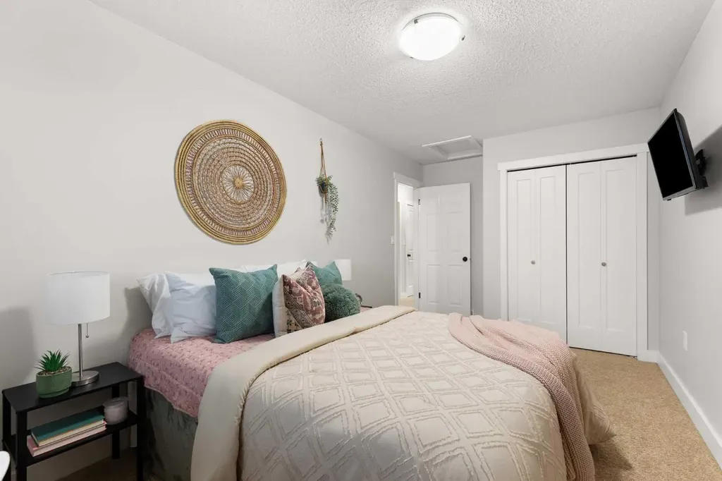 4 Sunwood Place SW Medicine Hat AB T1B4Y5