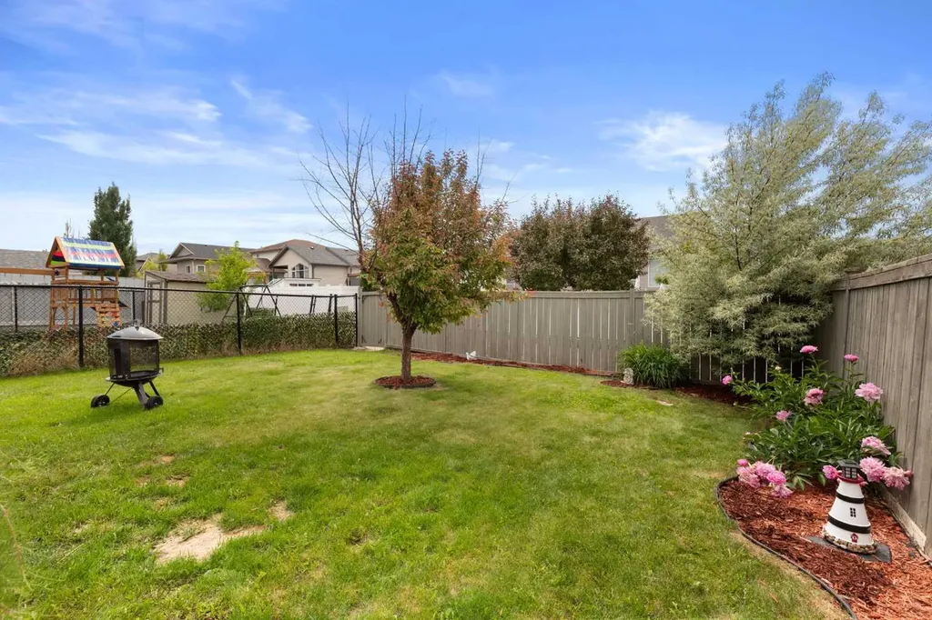 4 Sunwood Place SW Medicine Hat AB T1B4Y5