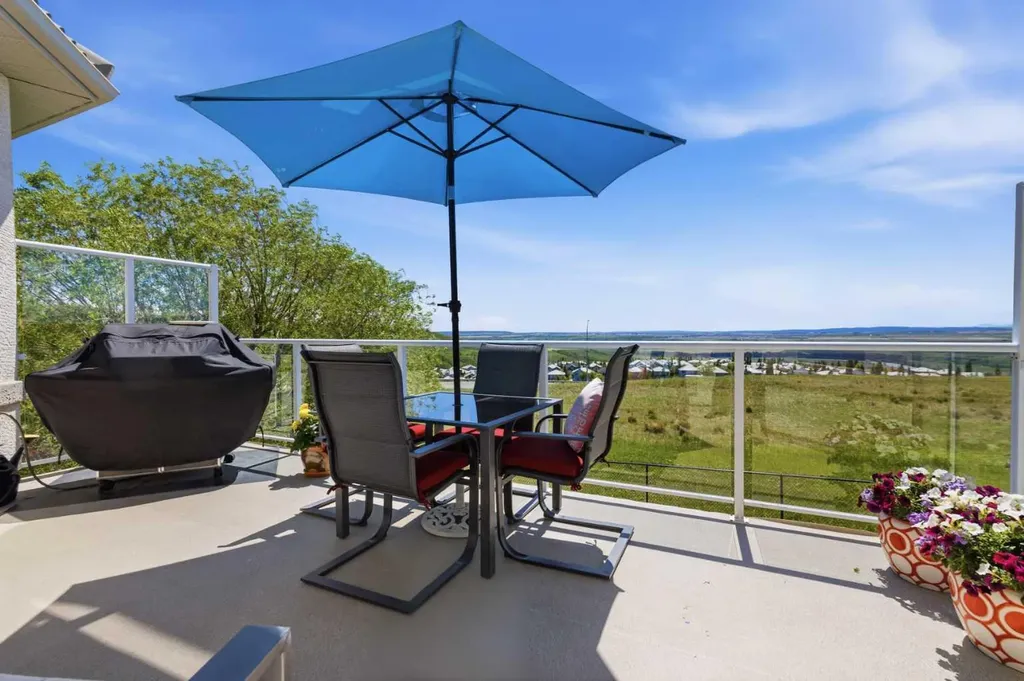 106 Gleneagles Estates Lane Cochrane AB T4C 2H7
