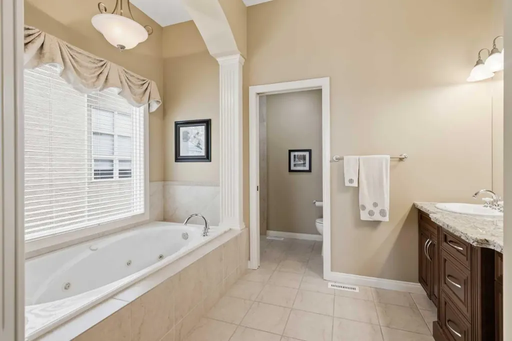 106 Gleneagles Estates Lane Cochrane AB T4C 2H7