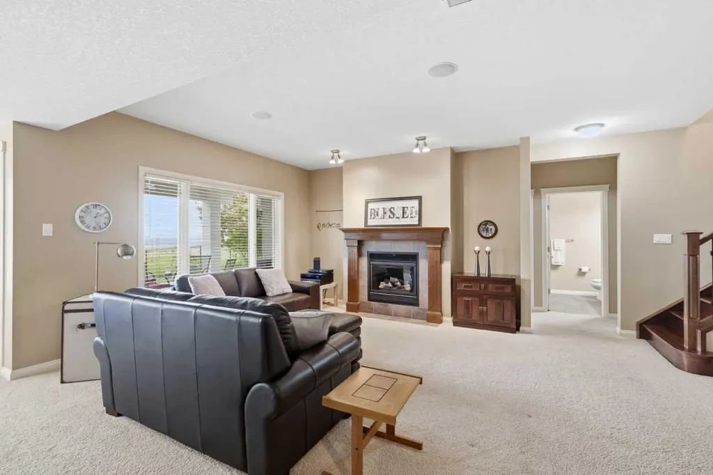 106 Gleneagles Estates Lane Cochrane AB T4C 2H7