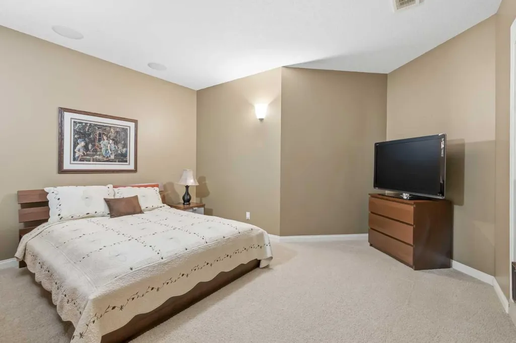 106 Gleneagles Estates Lane Cochrane AB T4C 2H7