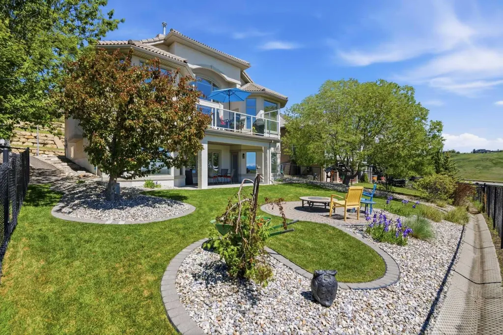 106 Gleneagles Estates Lane Cochrane AB T4C 2H7