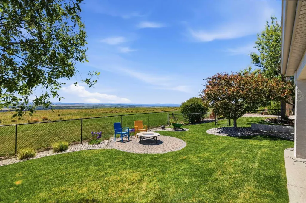 106 Gleneagles Estates Lane Cochrane AB T4C 2H7