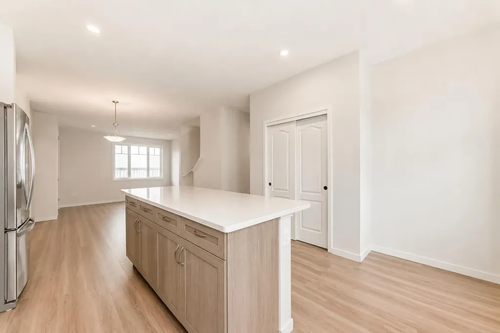571 Seton Circle SE Calgary AB T3M 3G8