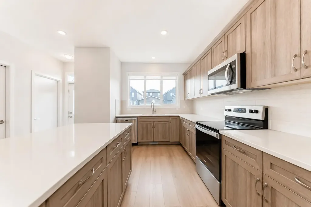 571 Seton Circle SE Calgary AB T3M 3G8