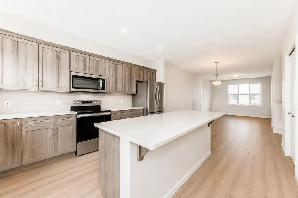 571 Seton Circle SE Calgary AB T3M 3G8