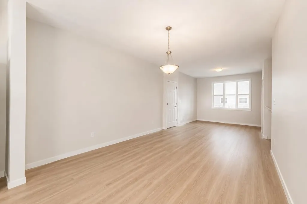 571 Seton Circle SE Calgary AB T3M 3G8