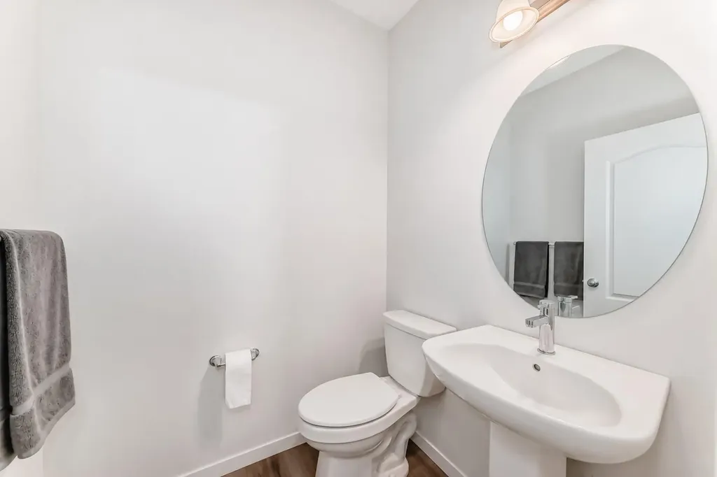 571 Seton Circle SE Calgary AB T3M 3G8