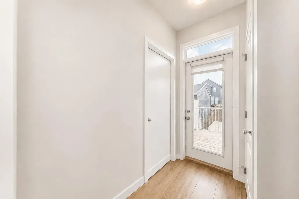 571 Seton Circle SE Calgary AB T3M 3G8