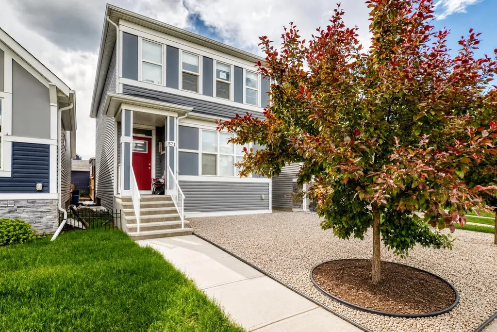 571 Seton Circle SE Calgary AB T3M 3G8
