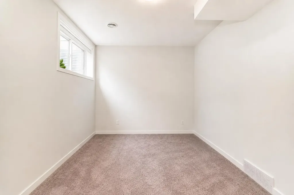 571 Seton Circle SE Calgary AB T3M 3G8