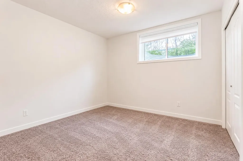 571 Seton Circle SE Calgary AB T3M 3G8
