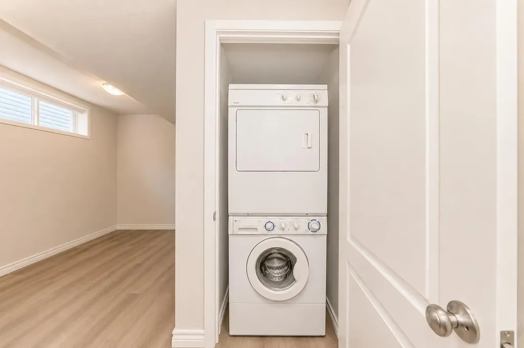 571 Seton Circle SE Calgary AB T3M 3G8
