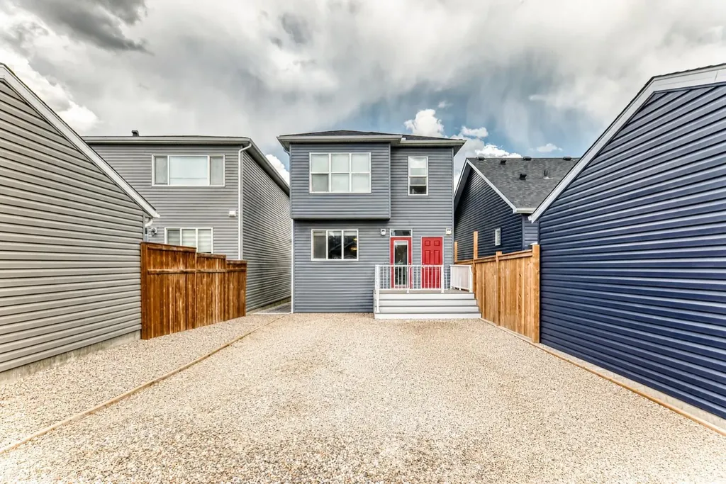 571 Seton Circle SE Calgary AB T3M 3G8