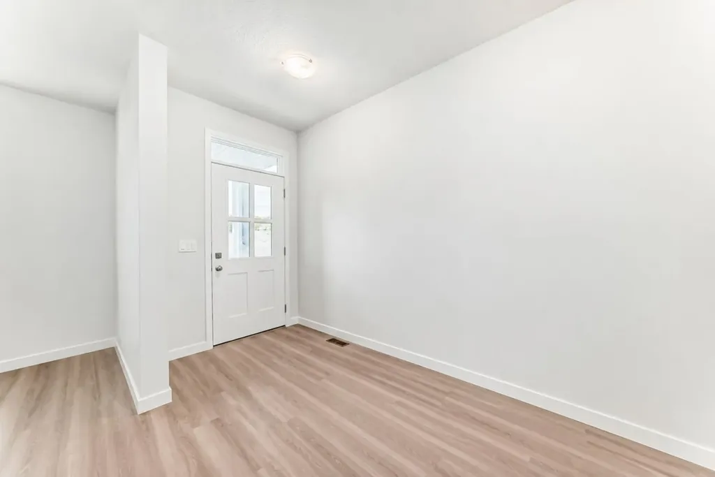 571 Seton Circle SE Calgary AB T3M 3G8