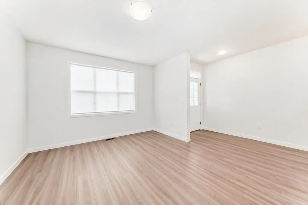 571 Seton Circle SE Calgary AB T3M 3G8