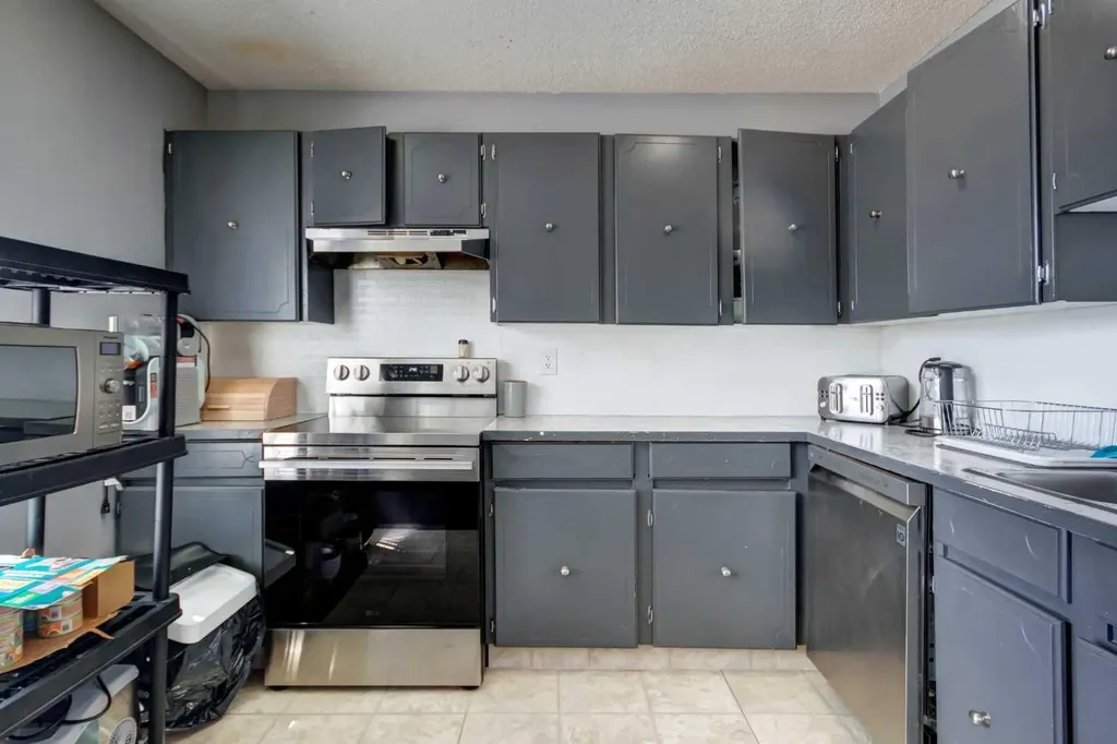 131 Dovertree Place SE Calgary AB T2B 2K3