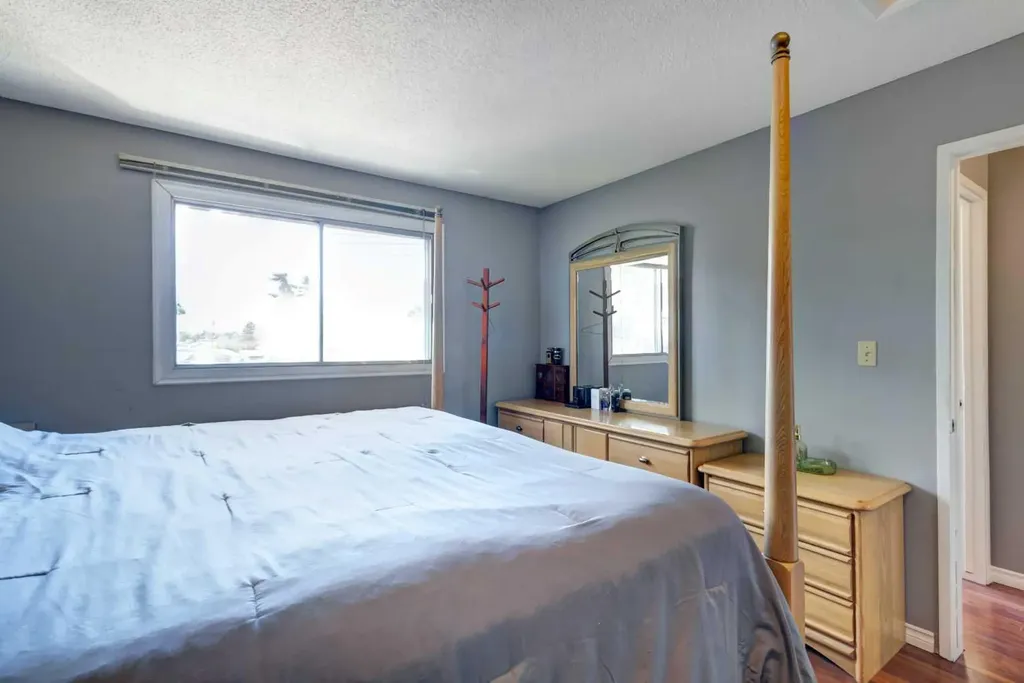 131 Dovertree Place SE Calgary AB T2B 2K3