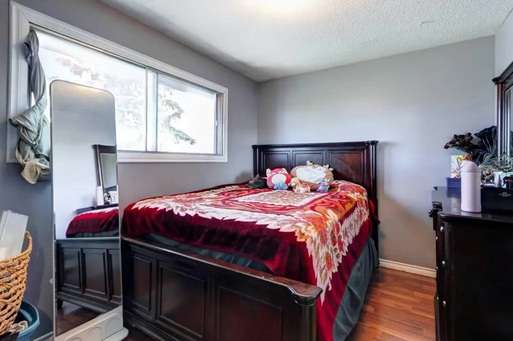 131 Dovertree Place SE Calgary AB T2B 2K3