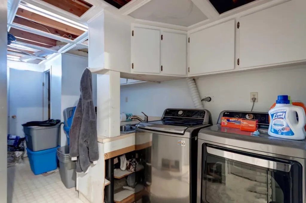 131 Dovertree Place SE Calgary AB T2B 2K3