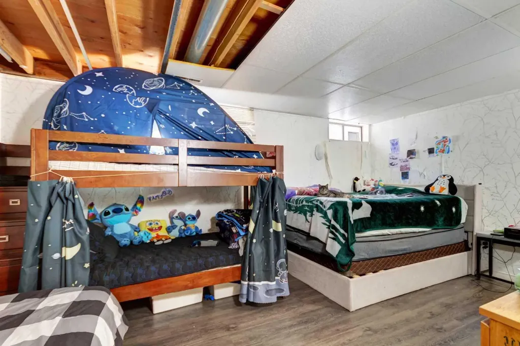131 Dovertree Place SE Calgary AB T2B 2K3