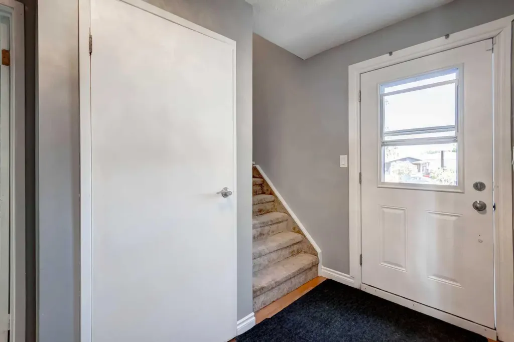 131 Dovertree Place SE Calgary AB T2B 2K3