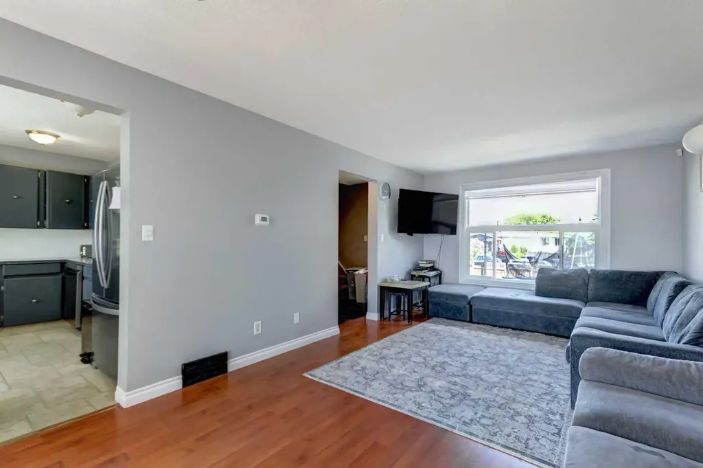 131 Dovertree Place SE Calgary AB T2B 2K3