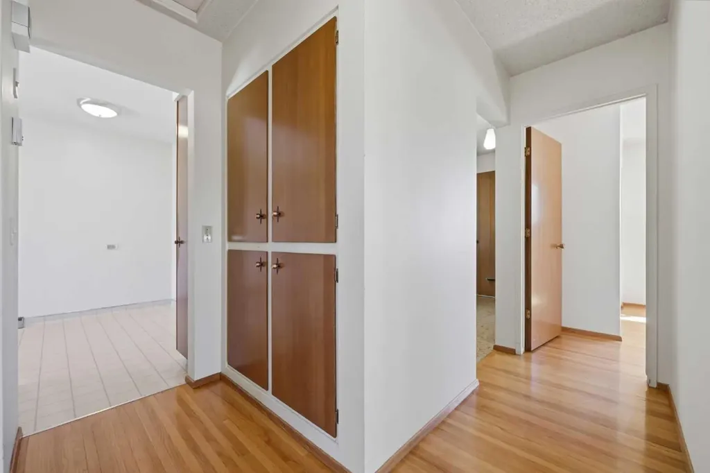 6111 34 Street SW Calgary AB T3E 5L8