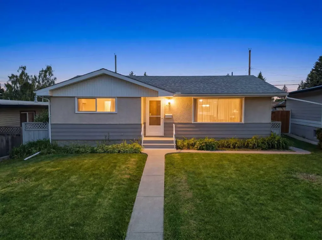 6111 34 Street SW Calgary AB T3E 5L8