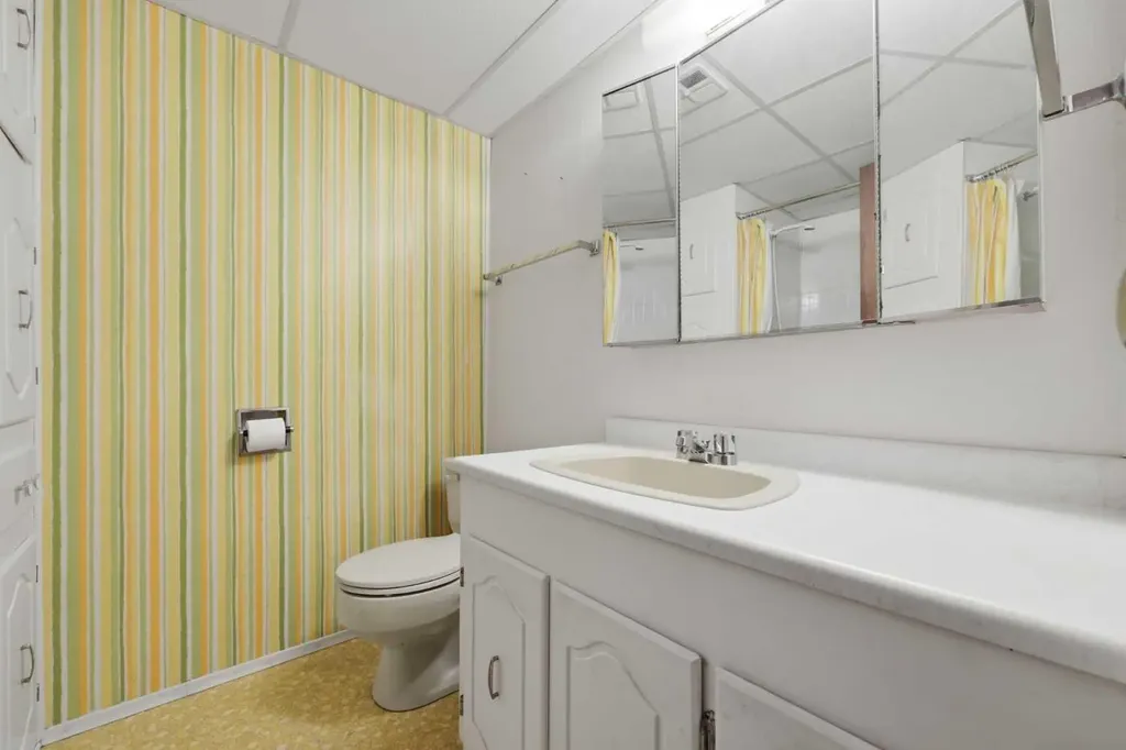 6111 34 Street SW Calgary AB T3E 5L8